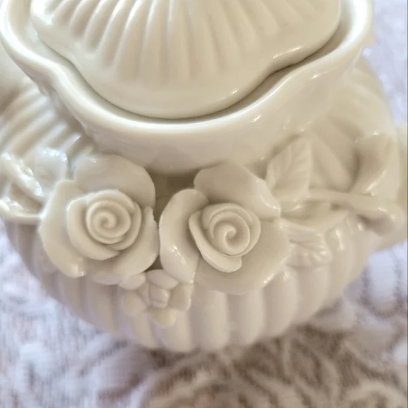 Tea Kettle - Picture 3 of 9